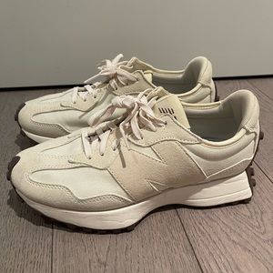 New Balance 327